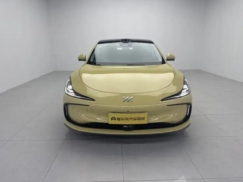 2024 IM Motors (Zhiji) L6 с пробегом 9 700 км