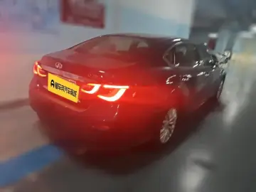 2017 Infiniti Q70 с пробегом 144 000 км