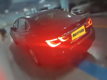 2017 Infiniti Q70 с пробегом 144 000 км