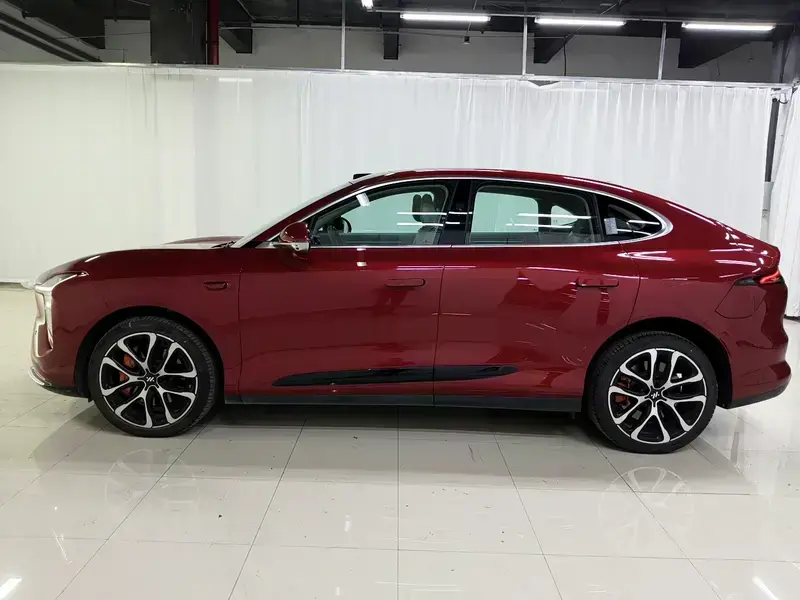 2026 IM Motors (Zhiji) LS6 с пробегом 25 300 км