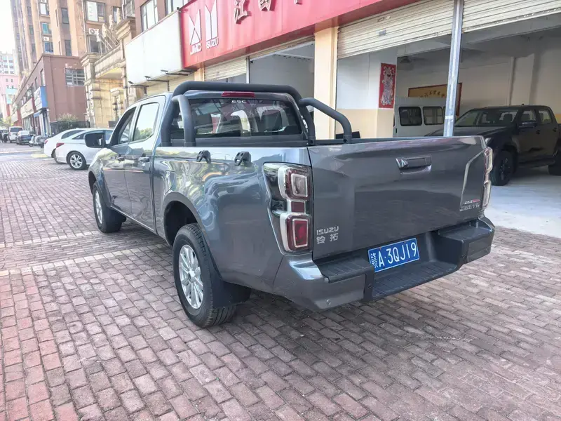 2024 Isuzu Lingtuo с пробегом 1 000 км