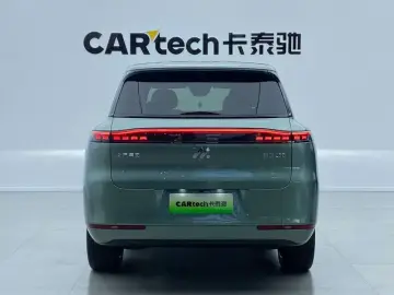 2026 IM Motors (Zhiji) LS8 с пробегом 10 500 км