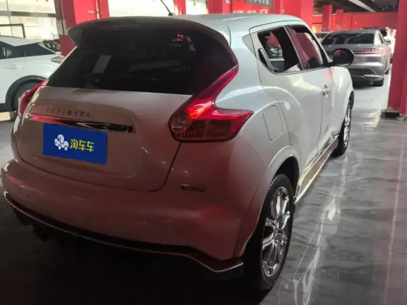 2014 Infiniti ESQ с пробегом 92 000 км