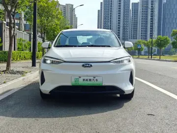 2021 JAC iEVA50 с пробегом 49 000 км