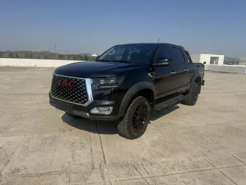 2023 JAC T8 с пробегом 18 000 км