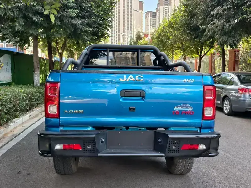2022 JAC T8 с пробегом 58 000 км