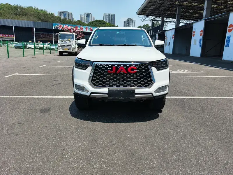 2024 JAC T8 с пробегом 40 000 км