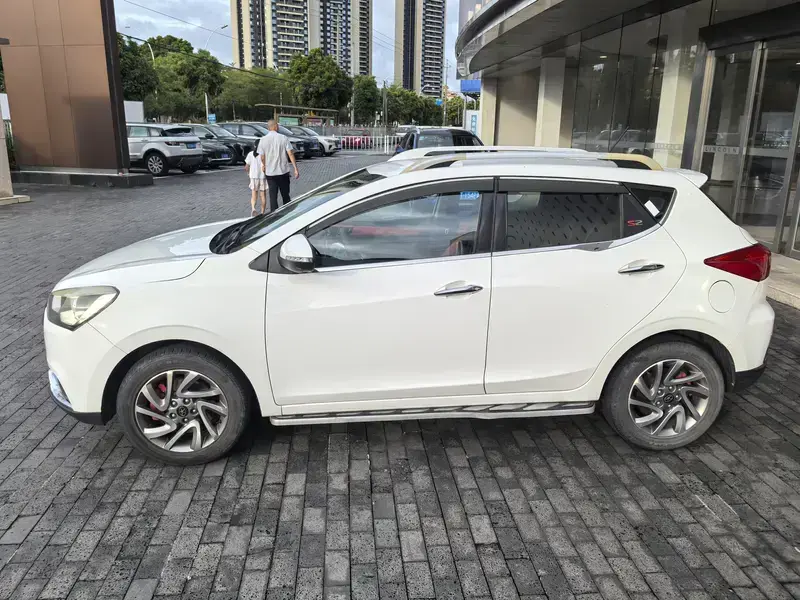 2015 JAC S2 с пробегом 76 000 км
