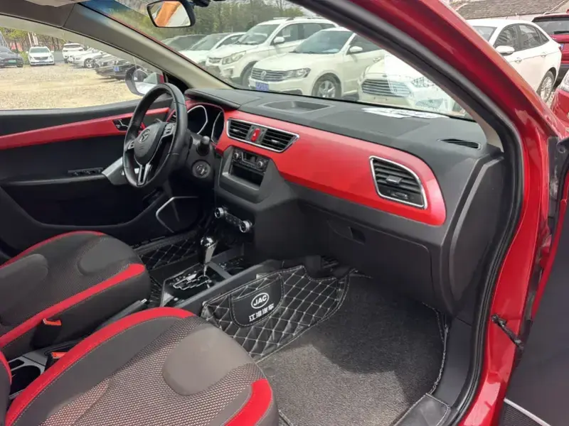 2015 JAC S2 с пробегом 70 000 км