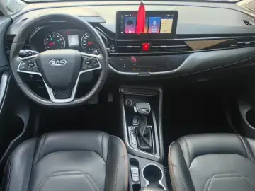 2020 JAC S4 с пробегом 70 000 км
