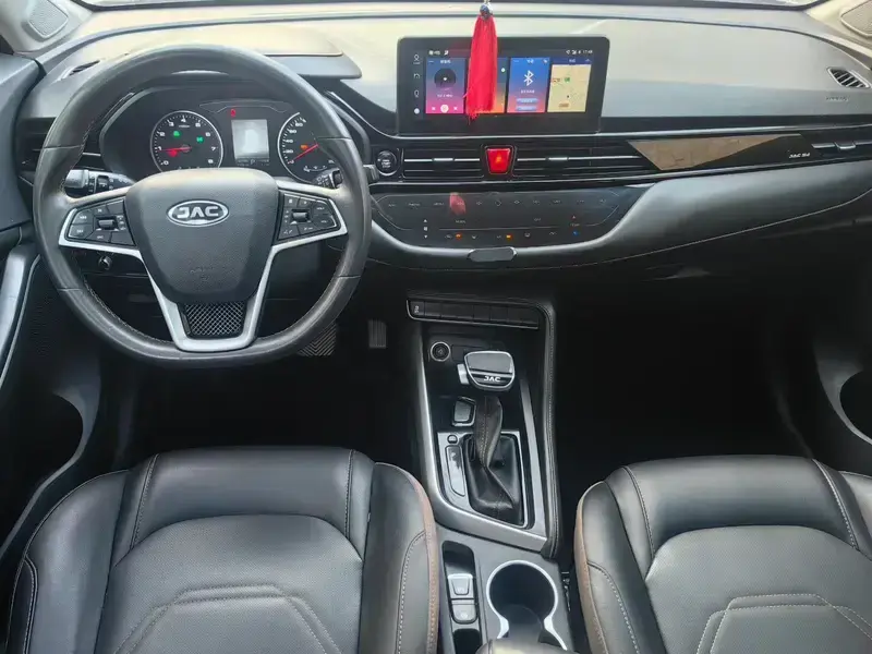 2020 JAC S4 с пробегом 70 000 км