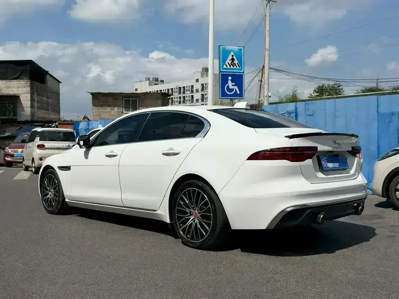 2021 Jaguar XE с пробегом 79 000 км