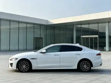 2020 Jaguar XE с пробегом 90 000 км
