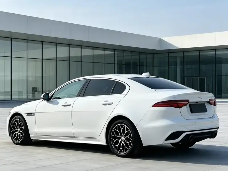 2020 Jaguar XE с пробегом 90 000 км