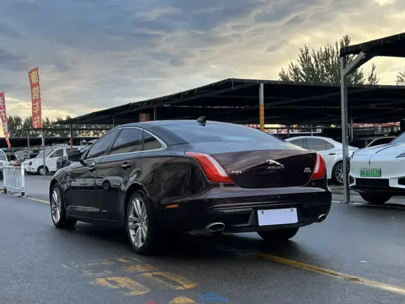 2016 Jaguar XJ с пробегом 132 000 км