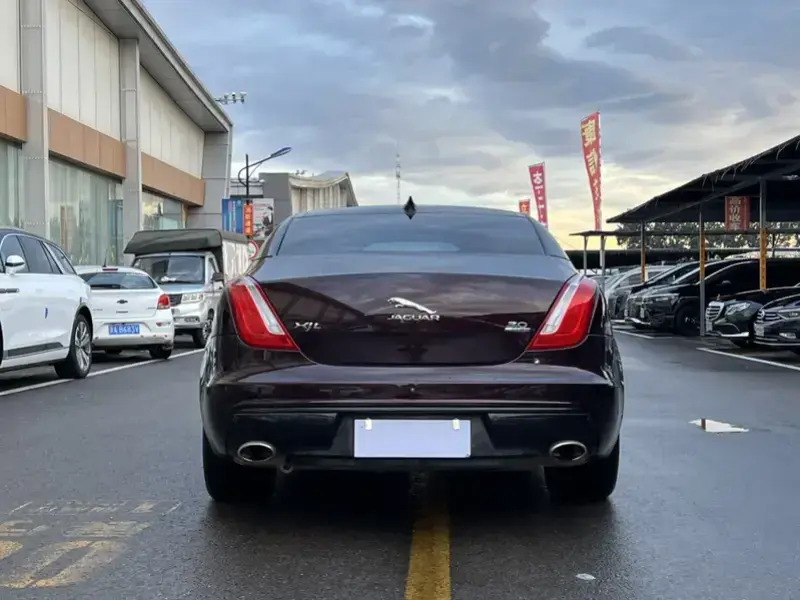 2016 Jaguar XJ с пробегом 132 000 км