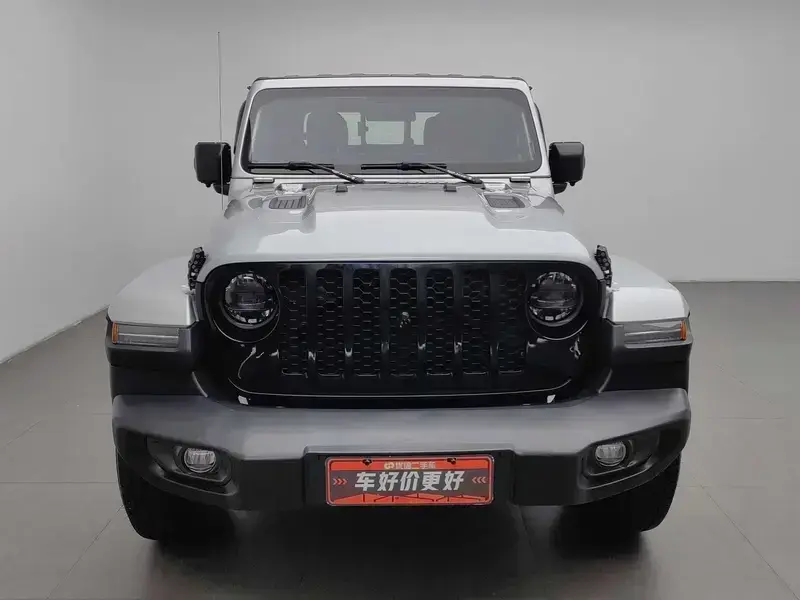2023 Jeep Gladiator с пробегом 10 700 км