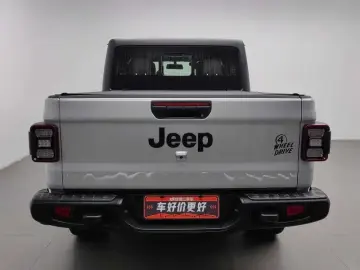 2023 Jeep Gladiator с пробегом 10 700 км