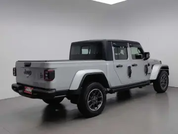 2023 Jeep Gladiator с пробегом 10 700 км