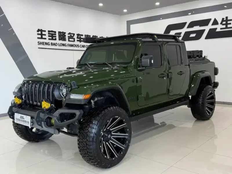 2023 Jeep Gladiator с пробегом 21 000 км