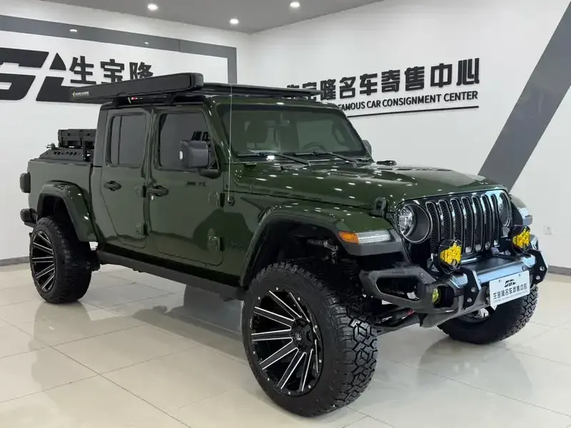 2023 Jeep Gladiator с пробегом 21 000 км