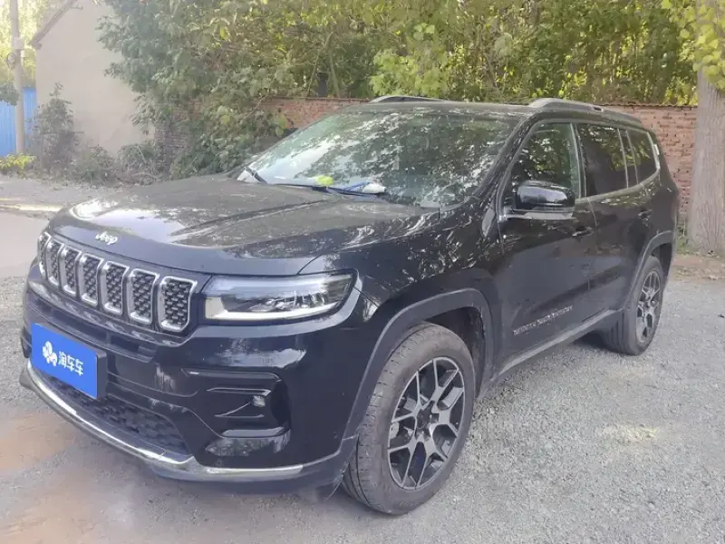 2022 Jeep Grand Commander с пробегом 25 000 км