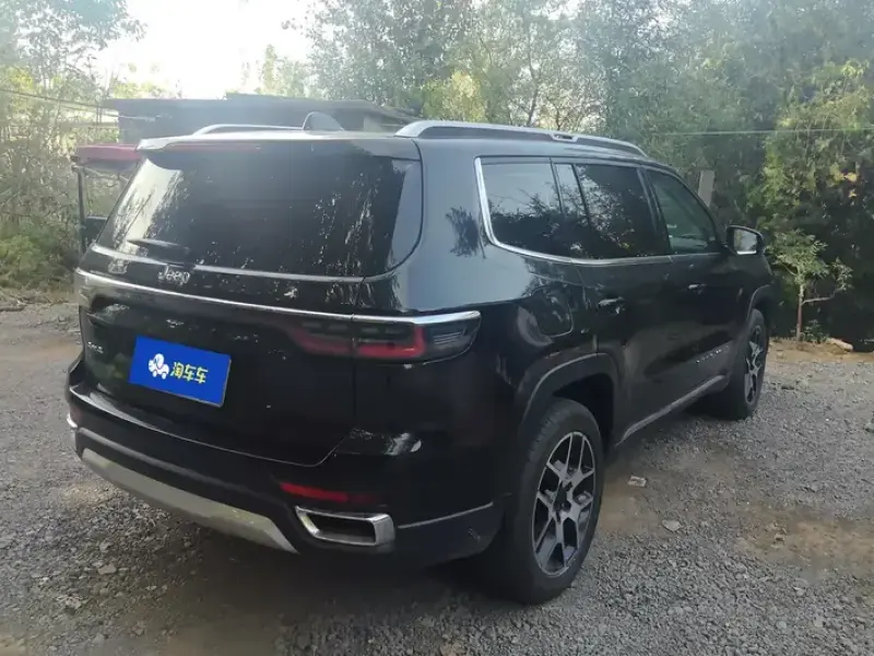 2022 Jeep Grand Commander с пробегом 25 000 км