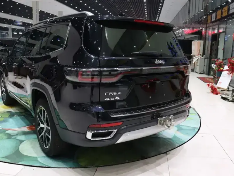 2022 Jeep Grand Commander с пробегом 34 000 км