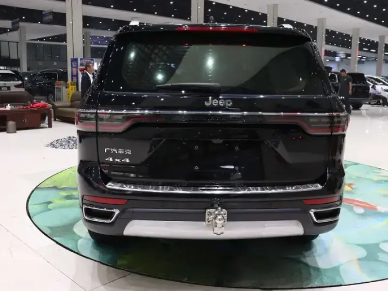 2022 Jeep Grand Commander с пробегом 34 000 км