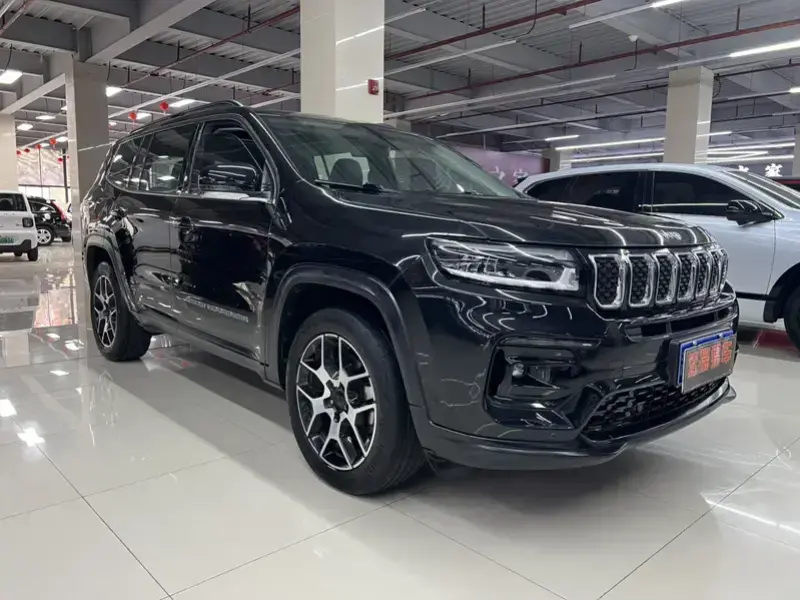 2022 Jeep Grand Commander с пробегом 65 000 км