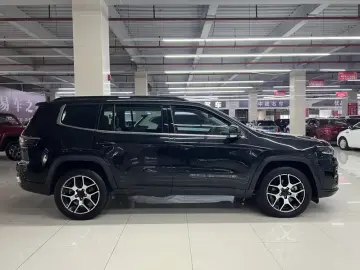 2022 Jeep Grand Commander с пробегом 65 000 км