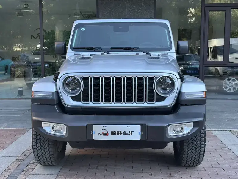 2024 Jeep Wrangler с пробегом 16 000 км
