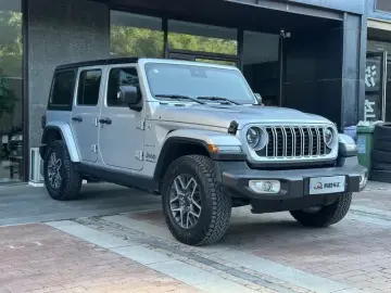 2024 Jeep Wrangler с пробегом 16 000 км