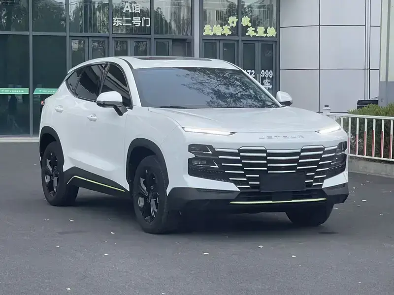 2024 JETOUR DASHING с пробегом 13 300 км