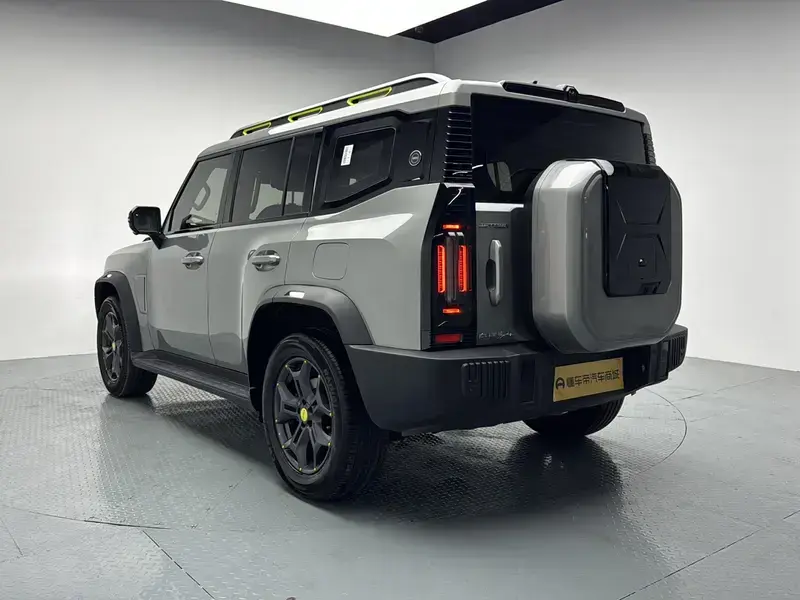 2023 JETOUR T2 с пробегом 30 300 км