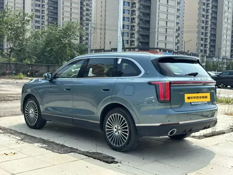 2026 JETOUR X70L с пробегом 9 000 км