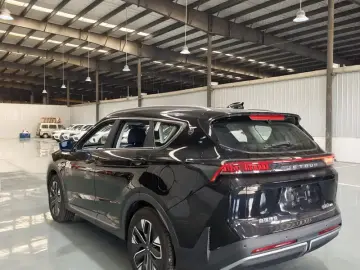 2024 JETOUR Shanhai L7 с пробегом 9 300 км