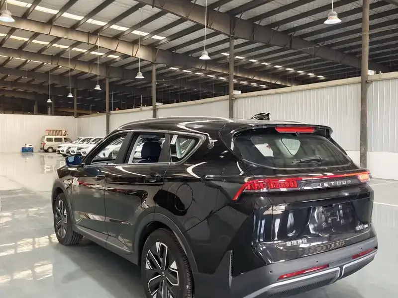 2024 JETOUR Shanhai L7 с пробегом 9 300 км
