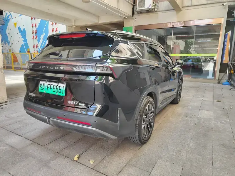 2024 JETOUR Shanhai L7 с пробегом 37 000 км