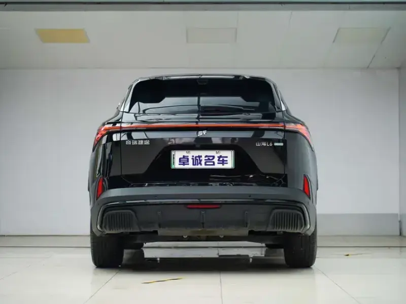 2024 JETOUR Shanhai L6 с пробегом 28 000 км