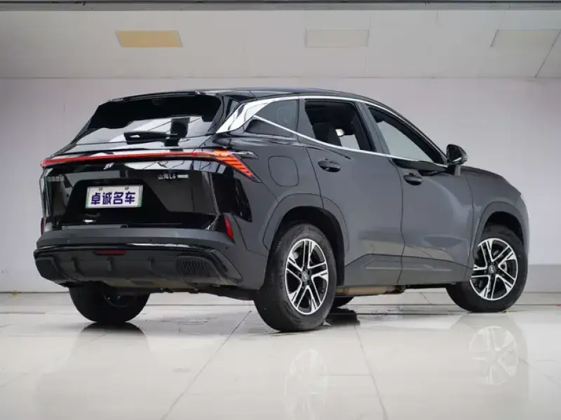 2024 JETOUR Shanhai L6 с пробегом 28 000 км