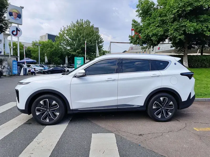 2025 JETOUR Shanhai L7 с пробегом 23 000 км