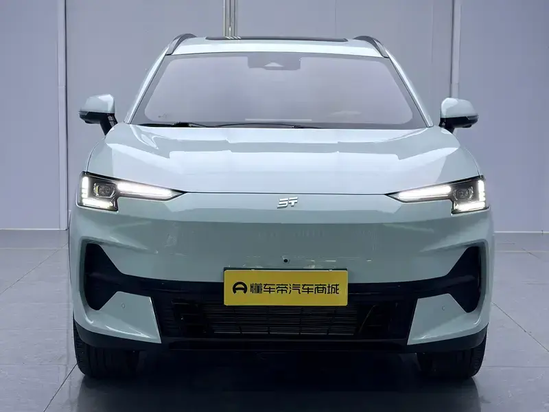 2024 JETOUR Shanhai L6 с пробегом 7 100 км