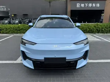 2024 JETOUR Shanhai L6 с пробегом 17 000 км