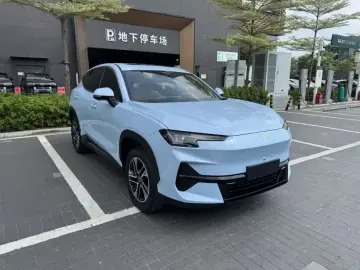2024 JETOUR Shanhai L6 с пробегом 17 000 км