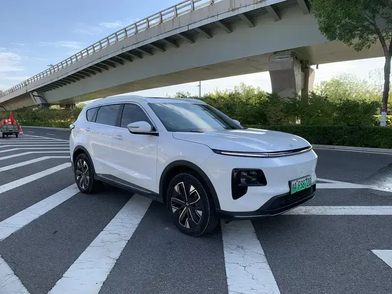 2024 JETOUR Shanhai L7 с пробегом 22 000 км