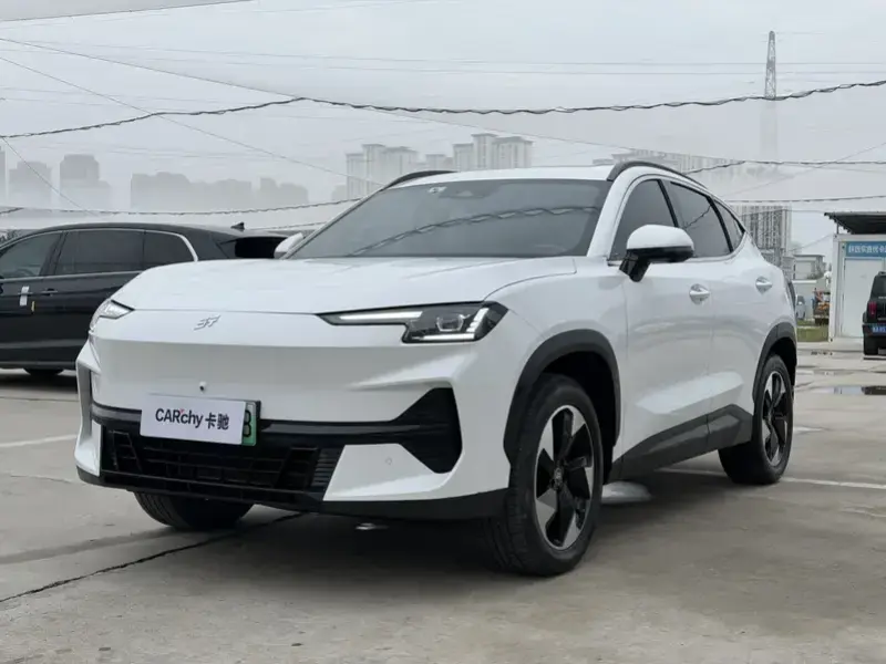 2024 JETOUR Shanhai L6 с пробегом 26 000 км