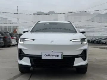 2024 JETOUR Shanhai L6 с пробегом 26 000 км