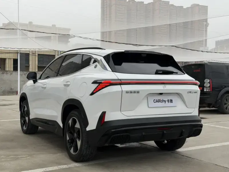 2024 JETOUR Shanhai L6 с пробегом 26 000 км
