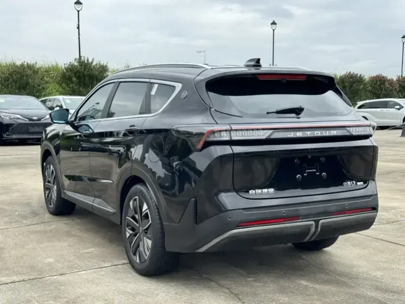 2024 JETOUR Shanhai L7 с пробегом 11 000 км